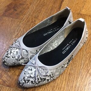 Vince Camuto Flanna Snakeskin Ballet Flats size 9.5